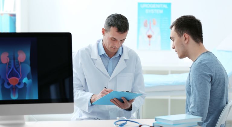 Pietre la rinichi. Cum apar, cum le identificăm și când trebuie să mergem la medic?